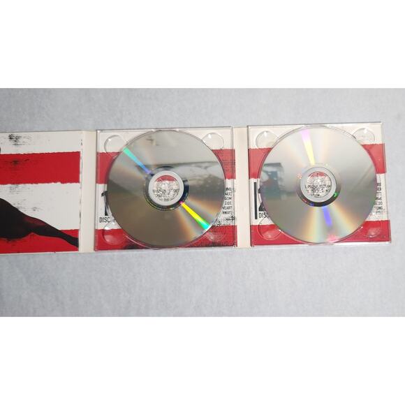 Motley Crue Red, White, & Crue Tested 2 Disc Cd Set 2004 Pre-owned - Picture 3 of 8